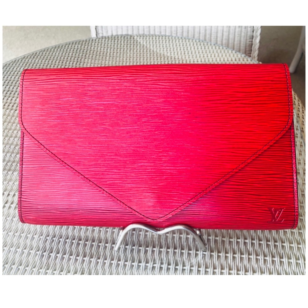 Authentic Louis Vuitton Carnime Red Epi Art Clutch